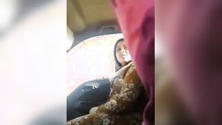 سكس مصري نيك وتقفيش في السيارة والبنت خايفة تتقفش